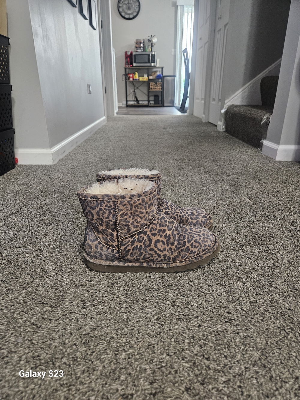 Bearpaw Women’s 8 Leopard Print Shearling Fur Lined Ankle Boots